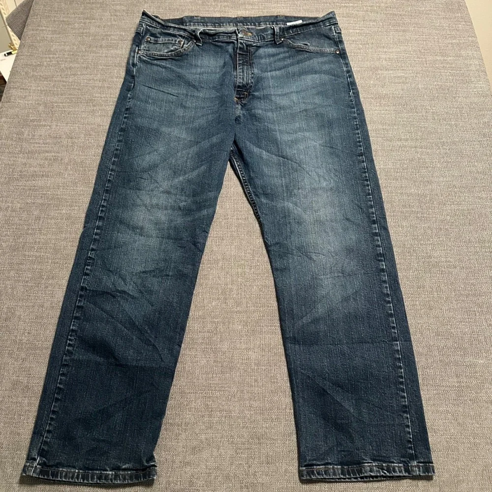 Wrangler Relaxed Fit Jeans Mens 38x29 Blue  Medium Wash  Denim